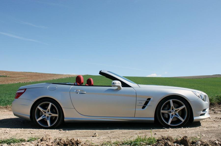  Mercedes-Benz SL550 2013 года  (фото 18 из 51)